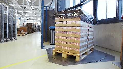 Cousins Packaging - A Arm fed by AGV