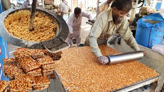 Live PEANUT CHIKKI Making | Complete Peanut Chikki Recipe | Pakistani Street Food Chikki Making