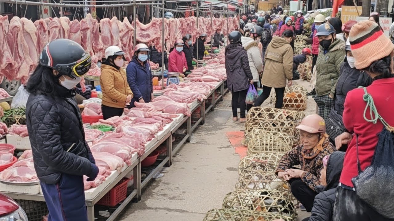 Chợ Tết Đất Biên Nhộn Nhịp Không Khí Tết Quê Mộc Mạc Xem Là Nhớ Nhà | Hỏi Giá Gà Thiến Bao Nhiêu?
