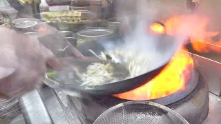 超勁鑊氣【乾炒牛河】星州炒米\/楊州炒飯 足料大份 香噴噴 好好味 Super strong wok gas dry fried beef noodles and rice! #HongKongFood
