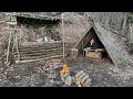 SURVIVAL BUSHCRAFT MUD ROOF HOUSE BUILDING - Winter Camping Alone - OFF GRID - Woods Primitive Life