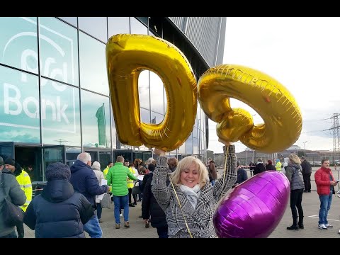 Видео: Александра Хэдисоны цэвэр хөрөнгө: Вики, гэрлэсэн, гэр бүл, хурим, цалин, ах эгч нар