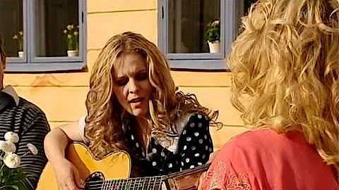 Sofia Karlsson & Tina Ahlin - nnu doftar krlek (Valborg 2011)