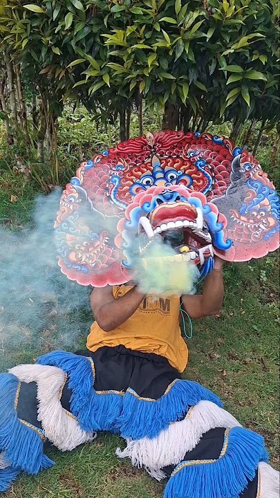 nyobain barongan pakai petasan asap😱#jaranan #taribarong #ndadi #kudakepang #barongan #barong
