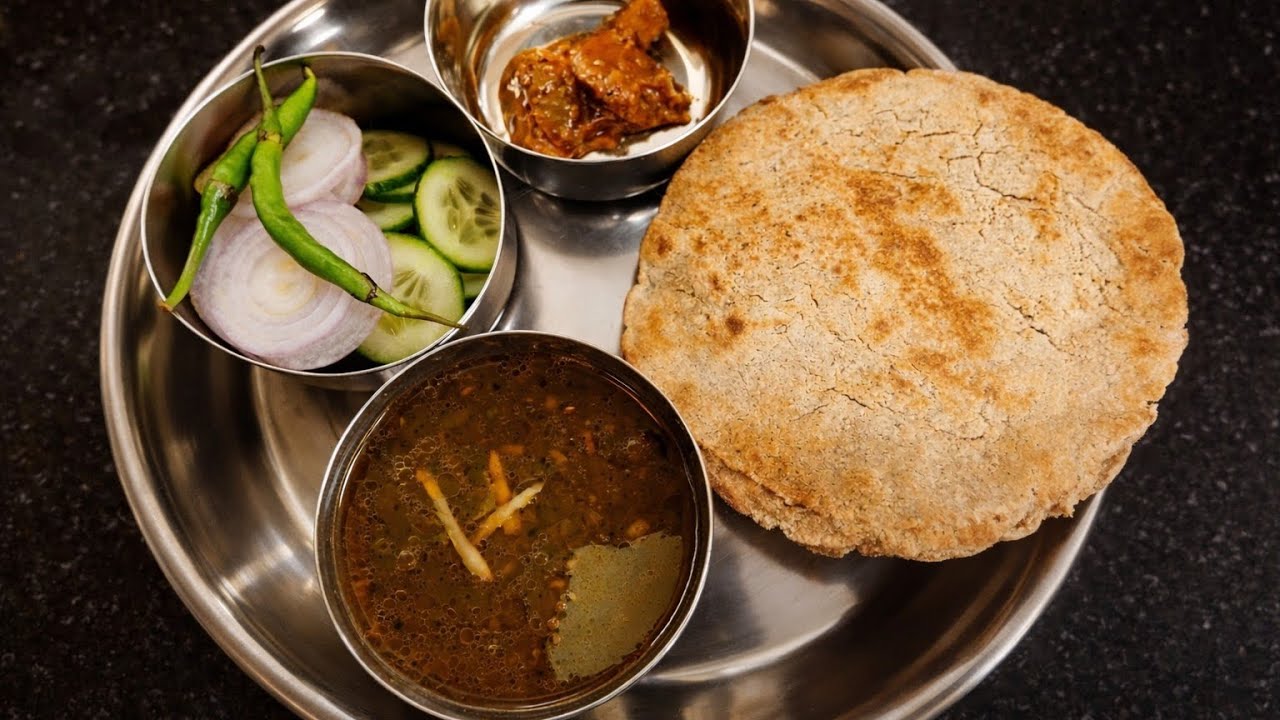 Bathu Aur Urad Dal Recipe | Healthy Winter Dal | Desi Bathua Dal