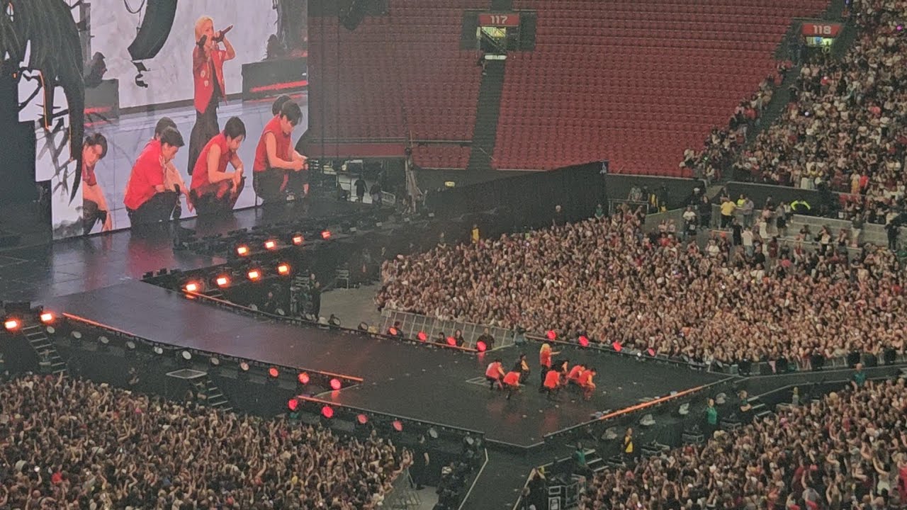 Stray Kids in Amsterdam - DOMINO | dominATE 250711