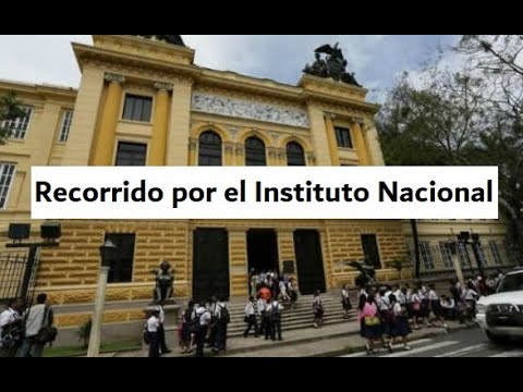 Exalumnos del Instituto Nacional visitan el plantel en compañía de la ministra de Educación