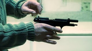 Guns at home in USA [Kult America]