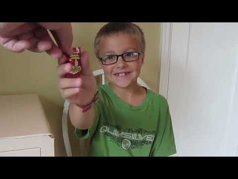 WARHEAD EXTREME SOUR CANDY PARTY GAME