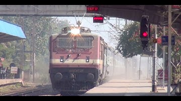 Mad Honking by Howrah Porbandar Superfast Express - The Driver Turns Into A Child !!!
