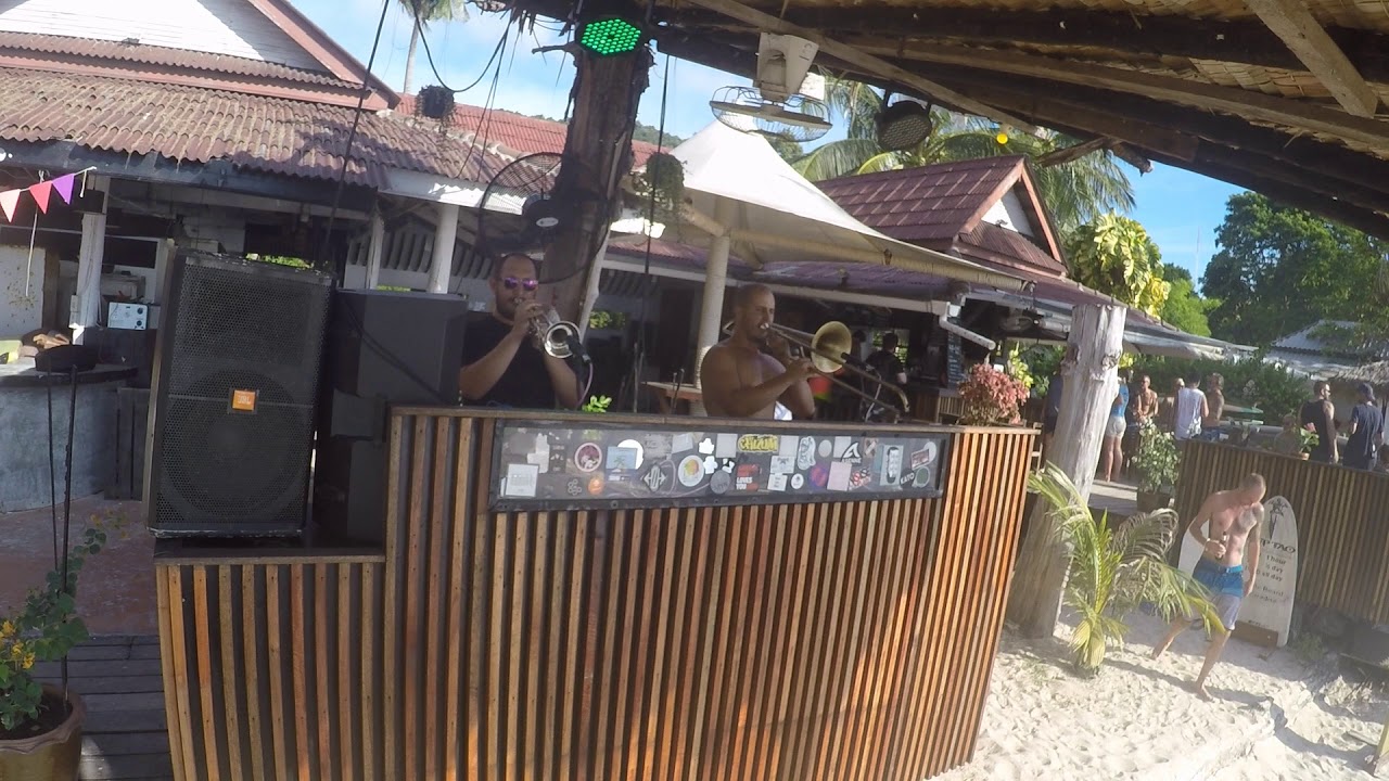 IMT - Foreign Language at Maya Beach Club, Koh Tao