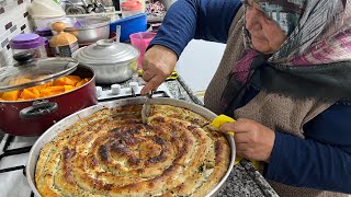 Patatesli ve ıspanaklı börek yağlama öğlen yemeği