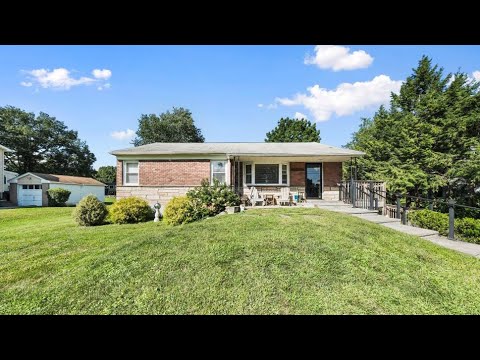 246 Parkway Dr, New Windsor, NY home video tour