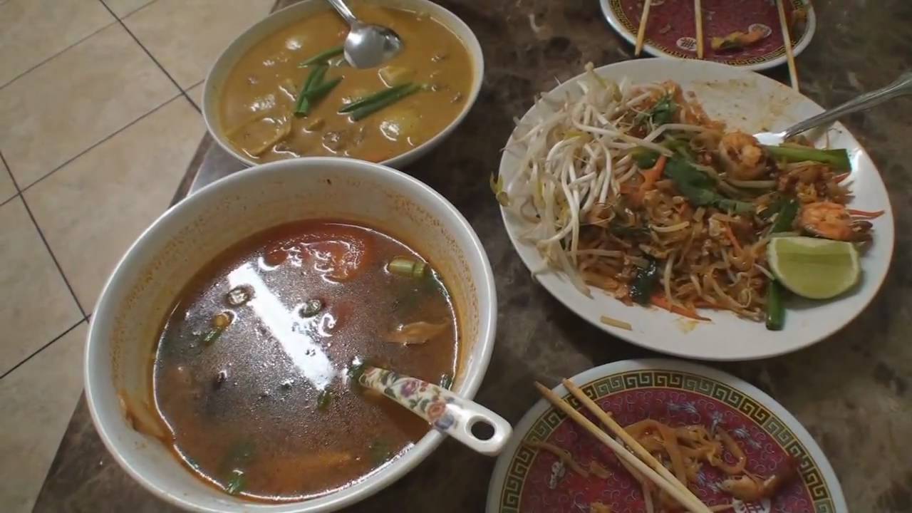 Sab-E-Lee Thai Restaurant Review in San Diego - YouTube