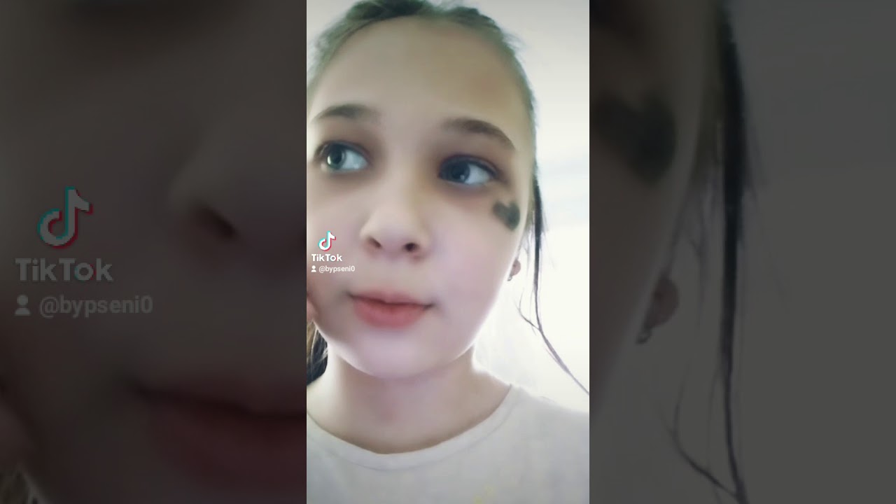 Девочка с ершиком из тик тока