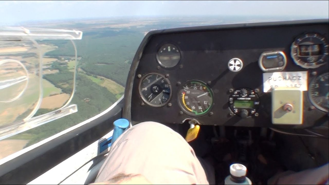 Szybowiec Puchacz Ligowiec Kobylnica lądowanie