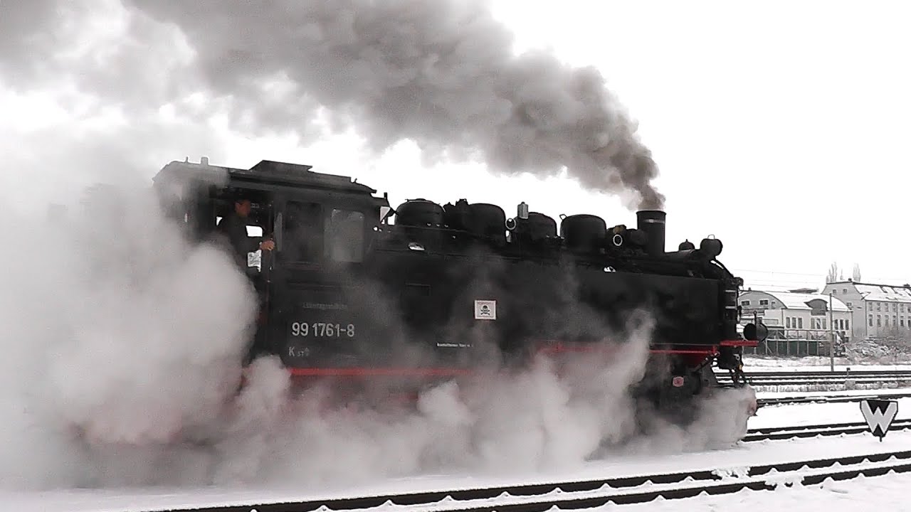WinterDampf auf schmaler Spur - Lößnitzgrundbahn in Radebeul,  Ende Januar