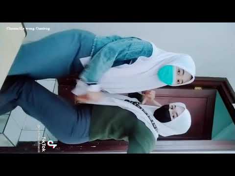 Tiktok jilbab duet goyang bokong semok