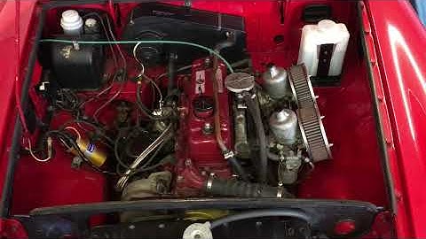 MGB GT engine running