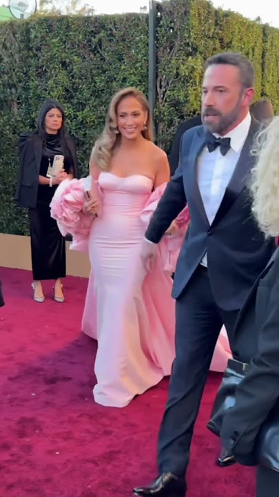Let’s get loud for #JLo and #BenAffleck’s date night at the #GoldenGlobes. 👏 #shorts