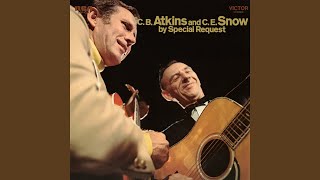 Video thumbnail of "Chet Atkins - Everybody Does It In Hawaii"