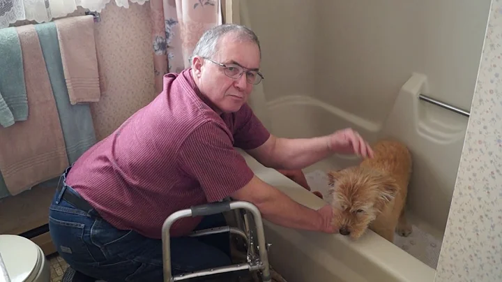 Bathing Dog With Kneeler Plus Assistance - Demonst...