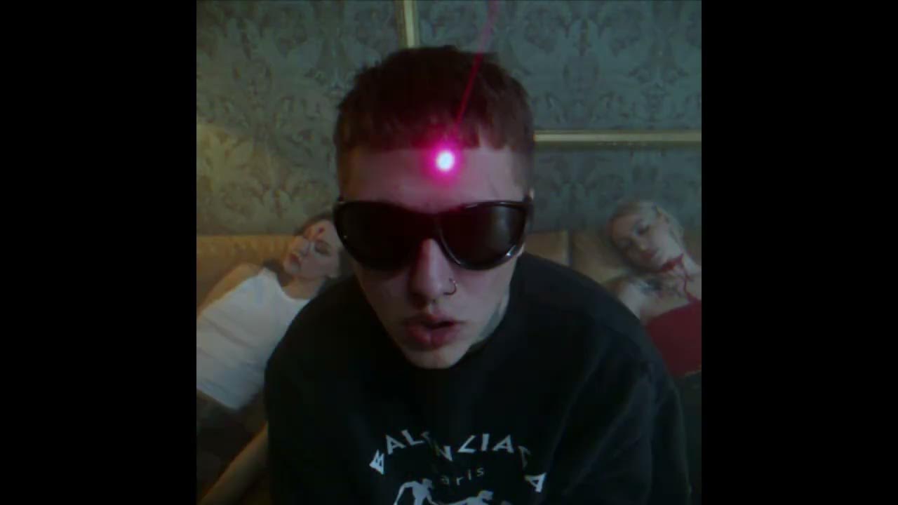 Cmh прическа горшок. Родители руслана тушенцова. Cmh любовь ненависть хардкор. Любовь ненависть хардкор. Моя младшая сестра dead blonde feat cmh.