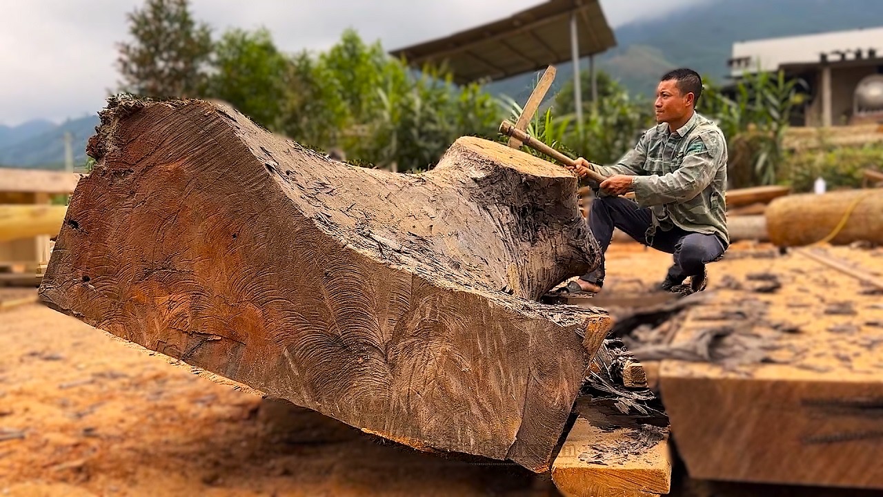 A 300 Year Old Ebony Tree Died // The Incredible Process of Craftsman Building Giant Table