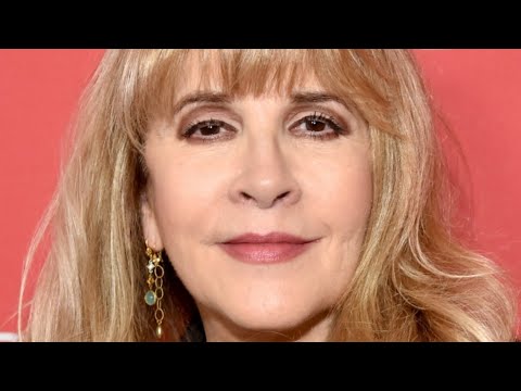 Video: Stevie Nicks Čistá hodnota: Wiki, ženatý, rodina, svatba, plat, sourozenci