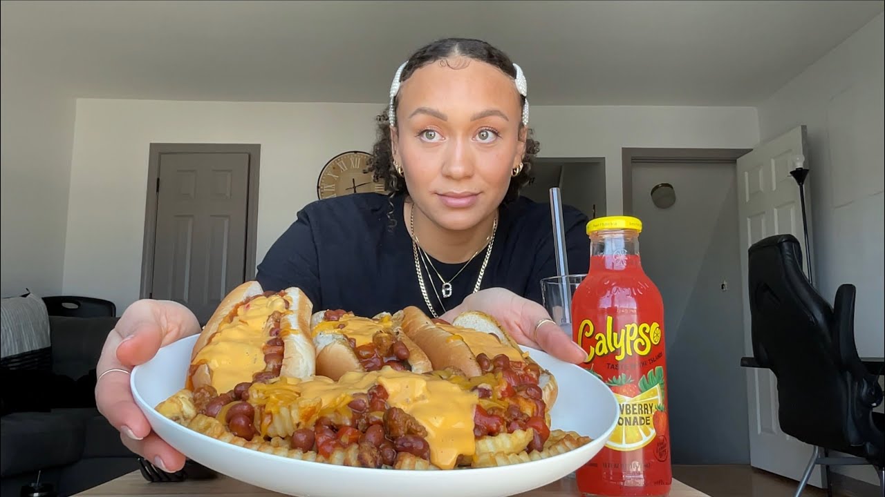 Chili cheese dogs&fries mukbang! s/o to 900+ subscribers!!