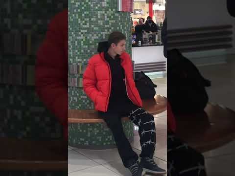 Социальный эксперимент - вернет ли парень деньги? 🤔 #shorts