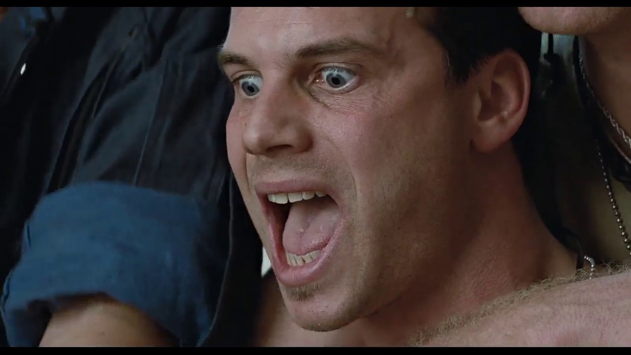 Шоу с ножом (отрывок из фильма Чужие) - YouTube