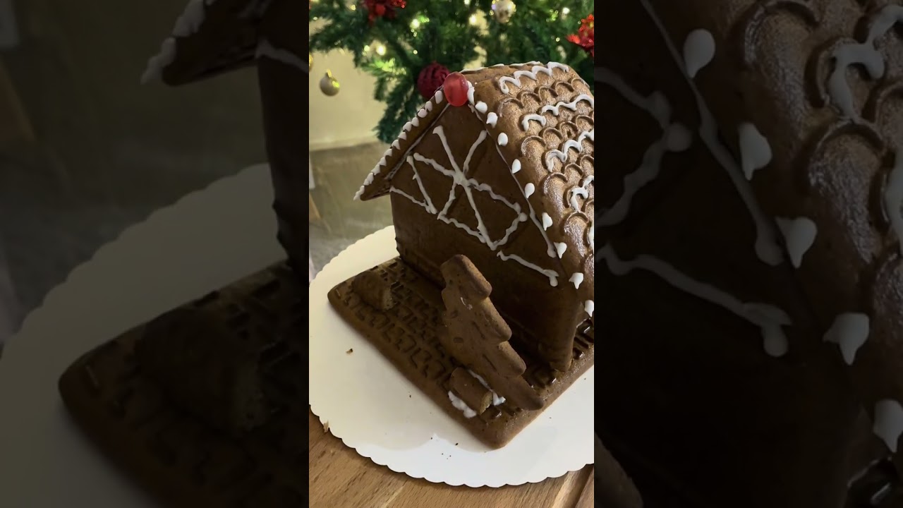 🏠✨🥰Building my very first gingerbread house 