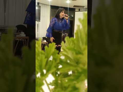 منى شاكر وعالى جرى