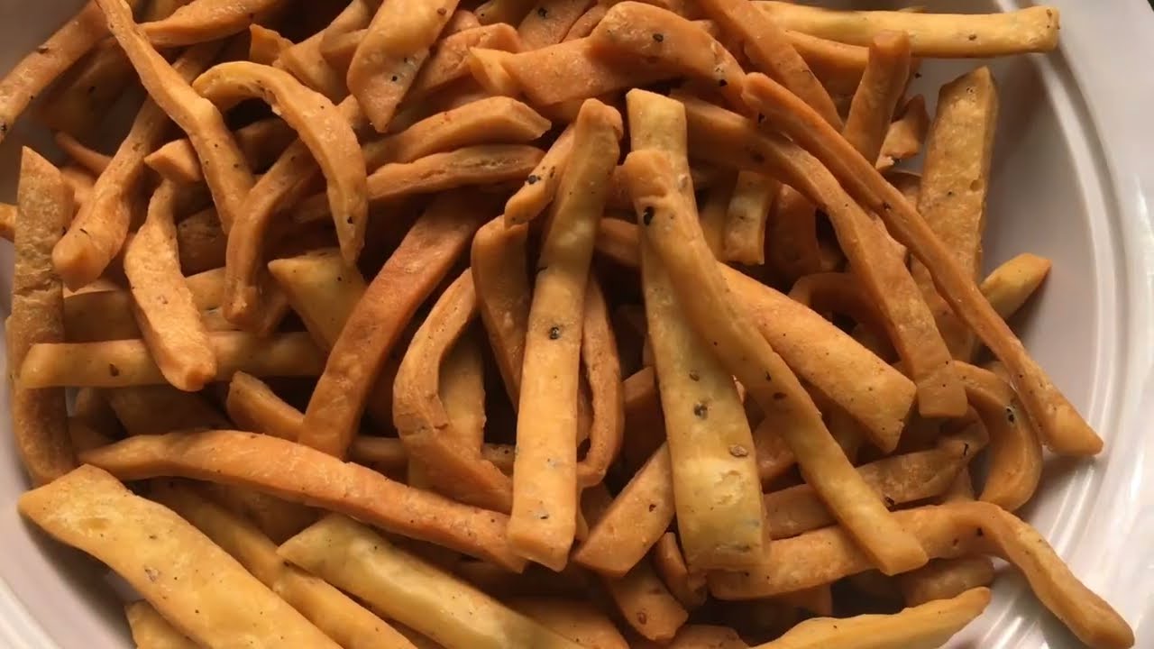 Halwai jaisi Khasta aur Layered Nimki! 🥨✨ | Tea Time Snacks Recipe | Namak Pare Kaise Banayein