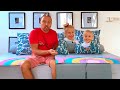 Alicia y Eva están aprendiendo Magic Tricks con papá / Cuentos divertidos para niños