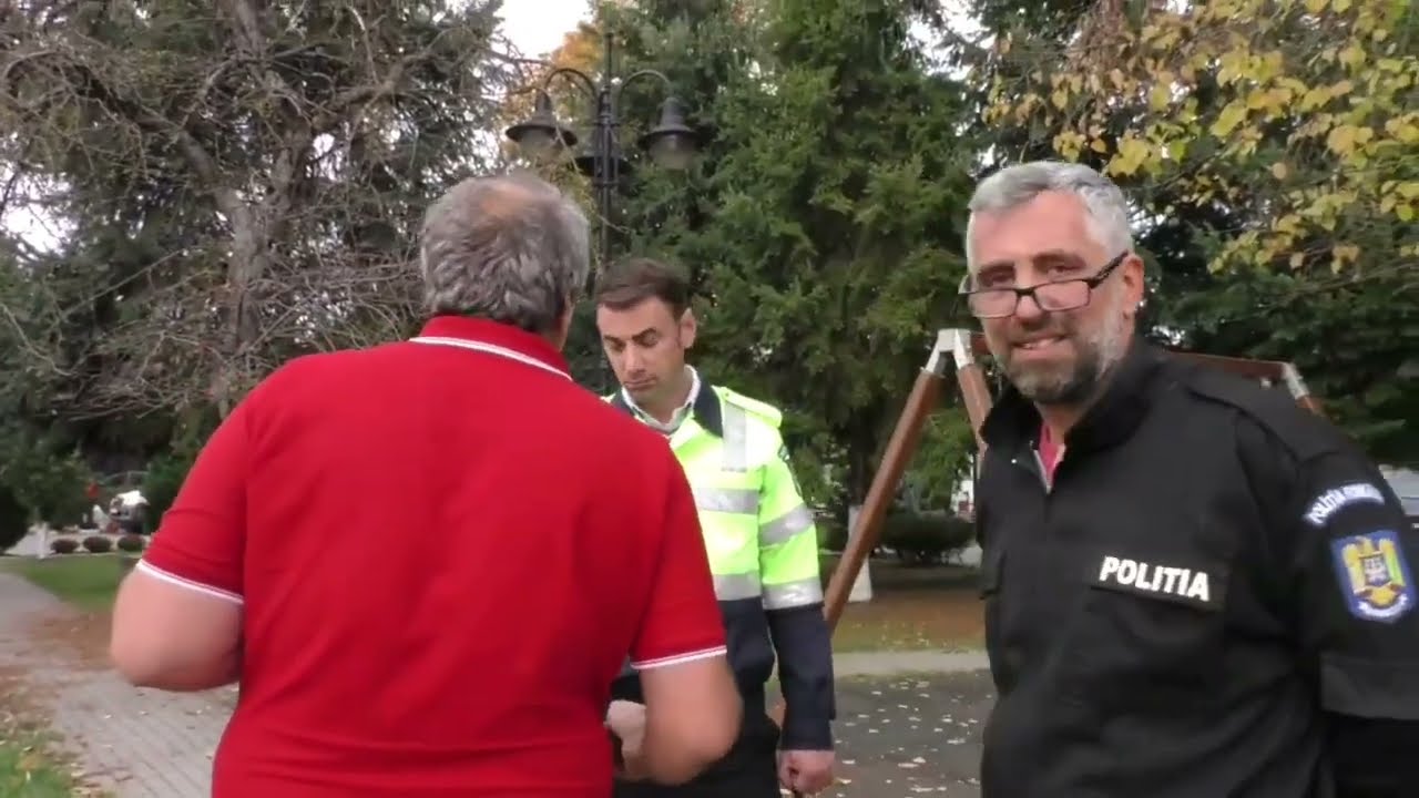 Местная полиция была отправлена ​​в город. Захватчики были подкованы и разгромлены.