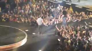 Luke Bryan Country girl Shake it for me Feb-10-2015 Grand Rapids MI Van Andel Arena