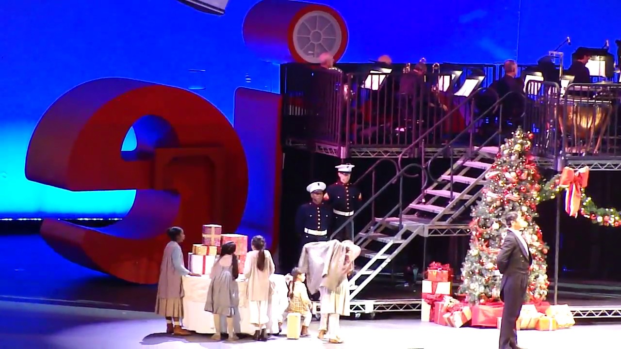 Annie at Hollywood Bowl - A New Deal For Christmas (#MaleaEmma as Molly)