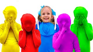 어린이를 위한 다양한 색상의 의상과 기타 재미있는 도전 과제