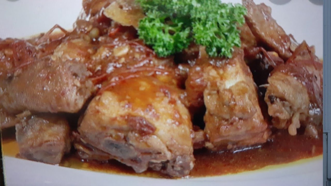 Panlasang pinoy How to cook adobong manok in my own version - YouTube