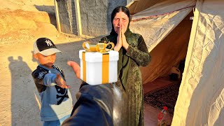The incredible gift of the operator to the homeless nomad mother.