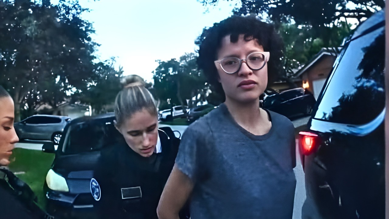 Мать стала проявлять агрессию после того, как её дочь сделала это.