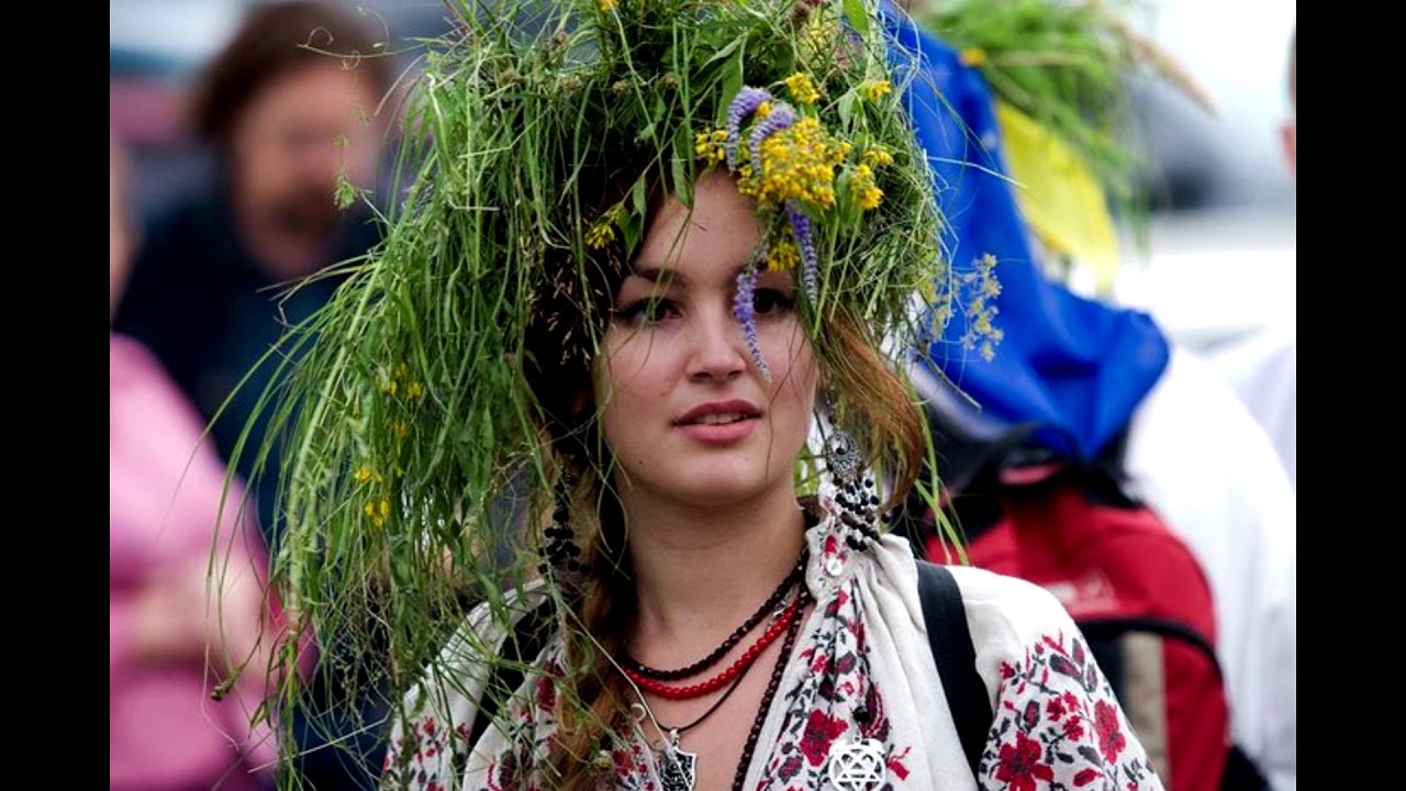 Сводил симпатичную украинку в дюны. Красивые девушки Украинки. Украинские девушки самые красивые. Современные русские женщины. Украинки современные.