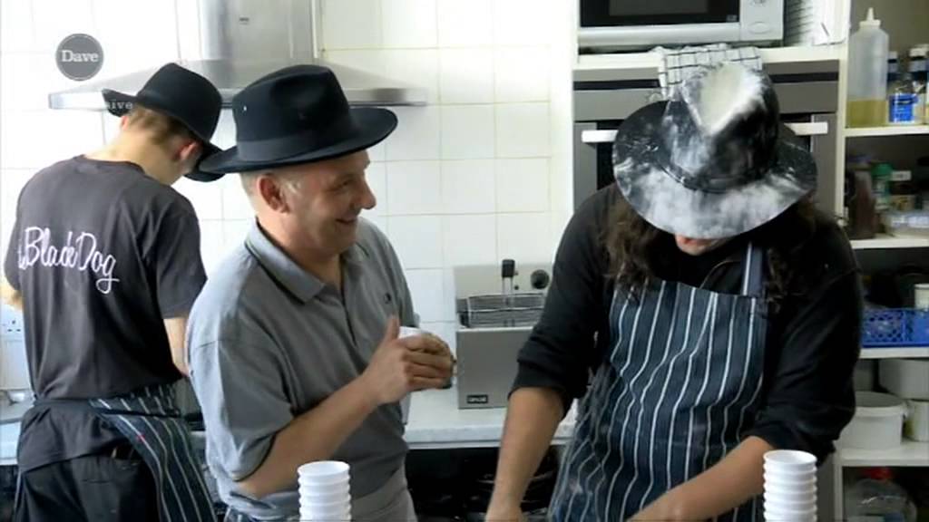 Bob Mortimer and Ross Noble make custard