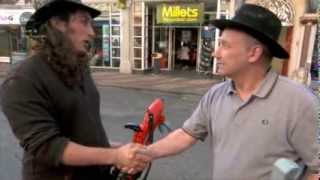 Bob Mortimer and Ross Noble make custard