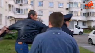 Провокаторы на митинге в Люблино напали на сотрудника полиции