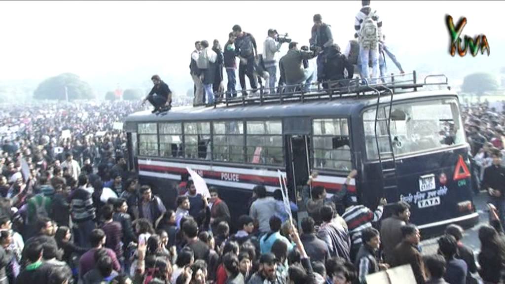 Yuva iTV : Youth Protesting outside Rashtrapati Bhavan against Delhi Gang Rape : 22.12.2012