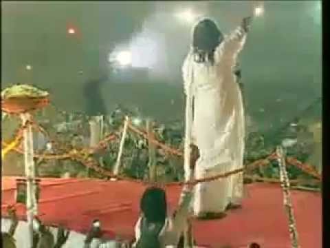 Satguru Tumhare Pyaar ne MahaSatsang Sri Sri Ravi Shankarji 18 March 2012Lucknow   Nitin Dawar