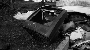 Złom zajął mój dom. Reportaż Tymczasowej Wytwórni Filmowej PrimaSyfilis.